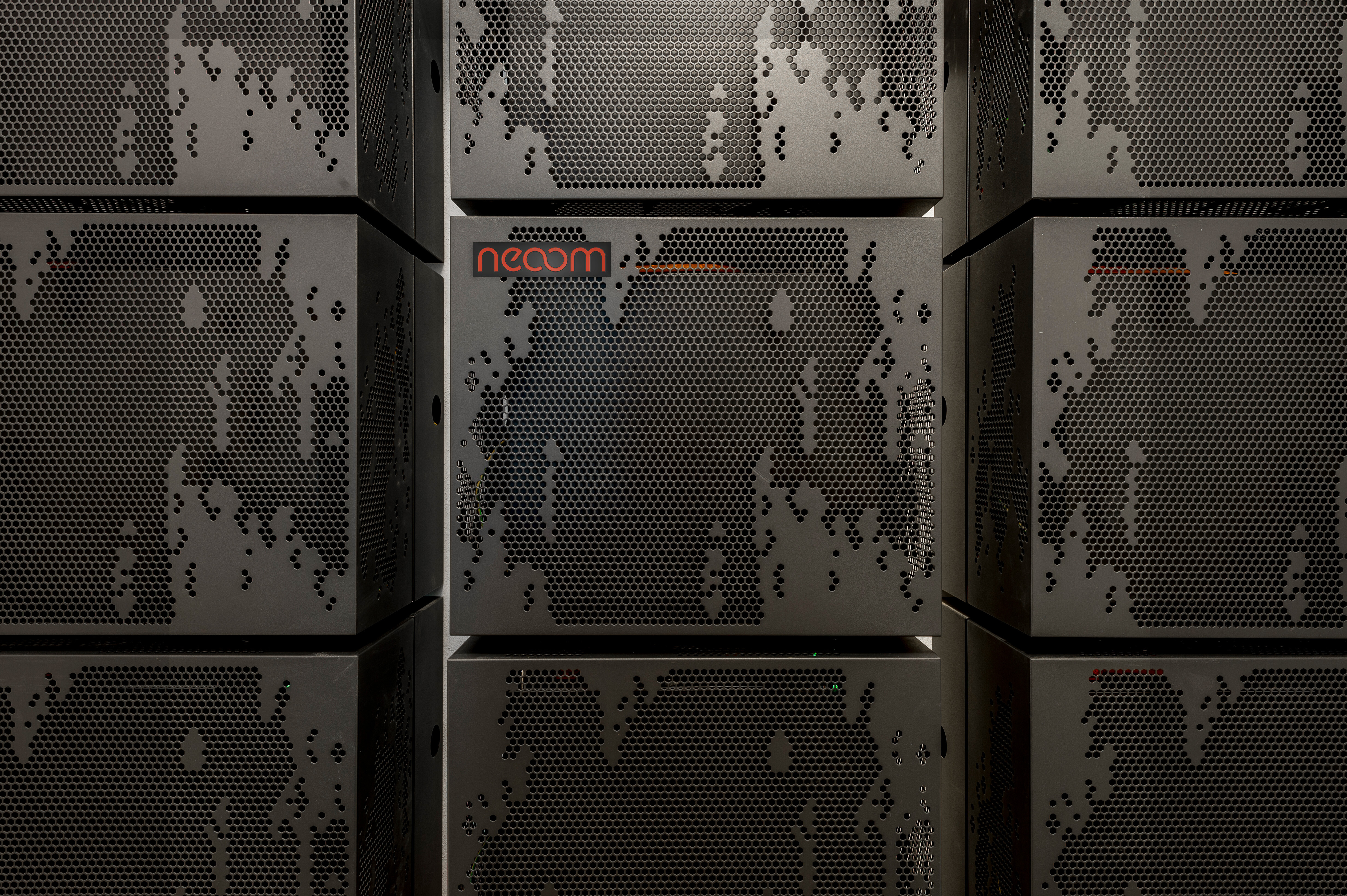 KJUUBE Light_Black Edition_mehrere - Copyright-neoom-ag